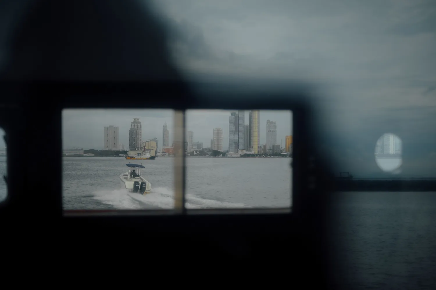 Photography by ProudRad. Yacht Wedding. theweddingnotebook.com