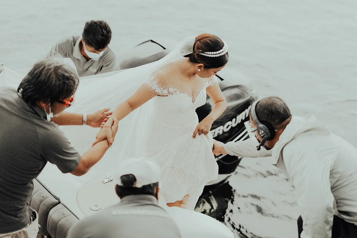 Photography by ProudRad. Yacht Wedding. theweddingnotebook.com