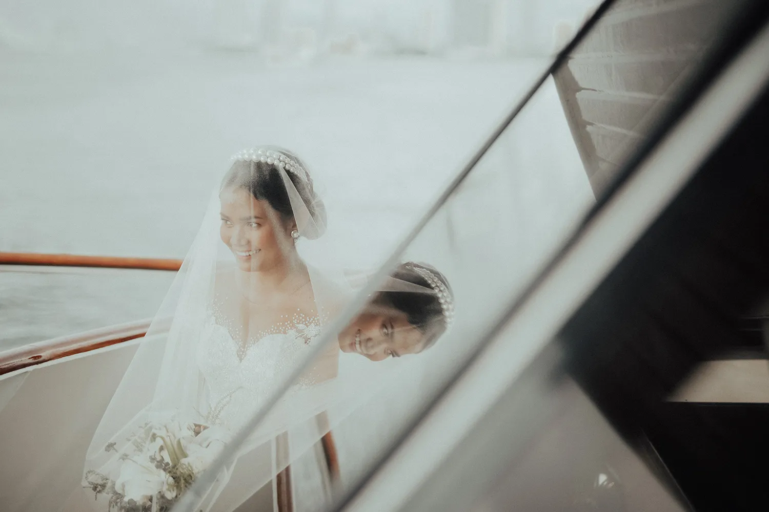 Photography by ProudRad. Yacht Wedding. theweddingnotebook.com