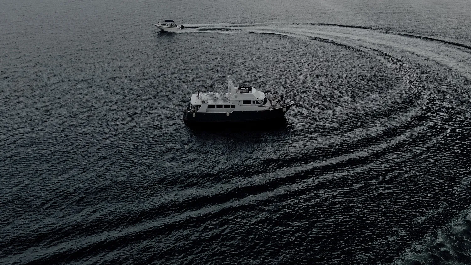 Photography by ProudRad. Yacht Wedding. theweddingnotebook.com