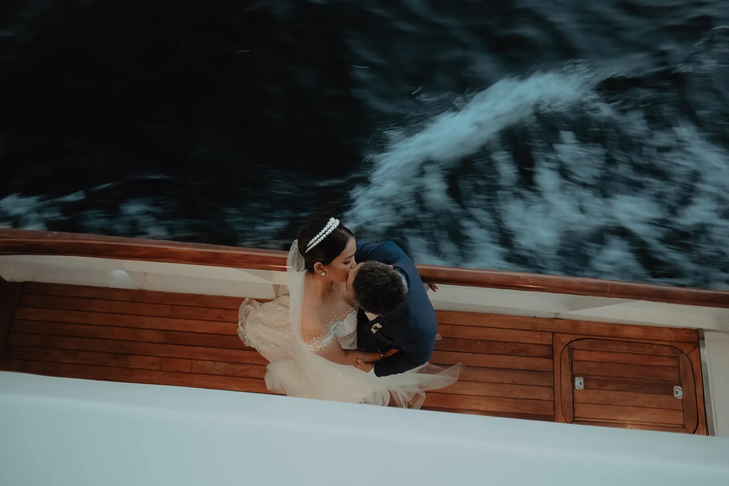 Photography by ProudRad. Yacht Wedding. theweddingnotebook.com