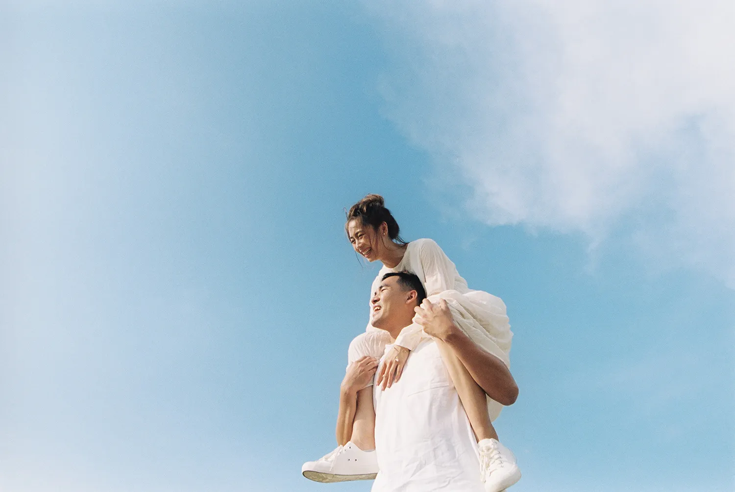 Sanren Studio. Bridal portraits in Batu Pahat. theweddingnotebook.com