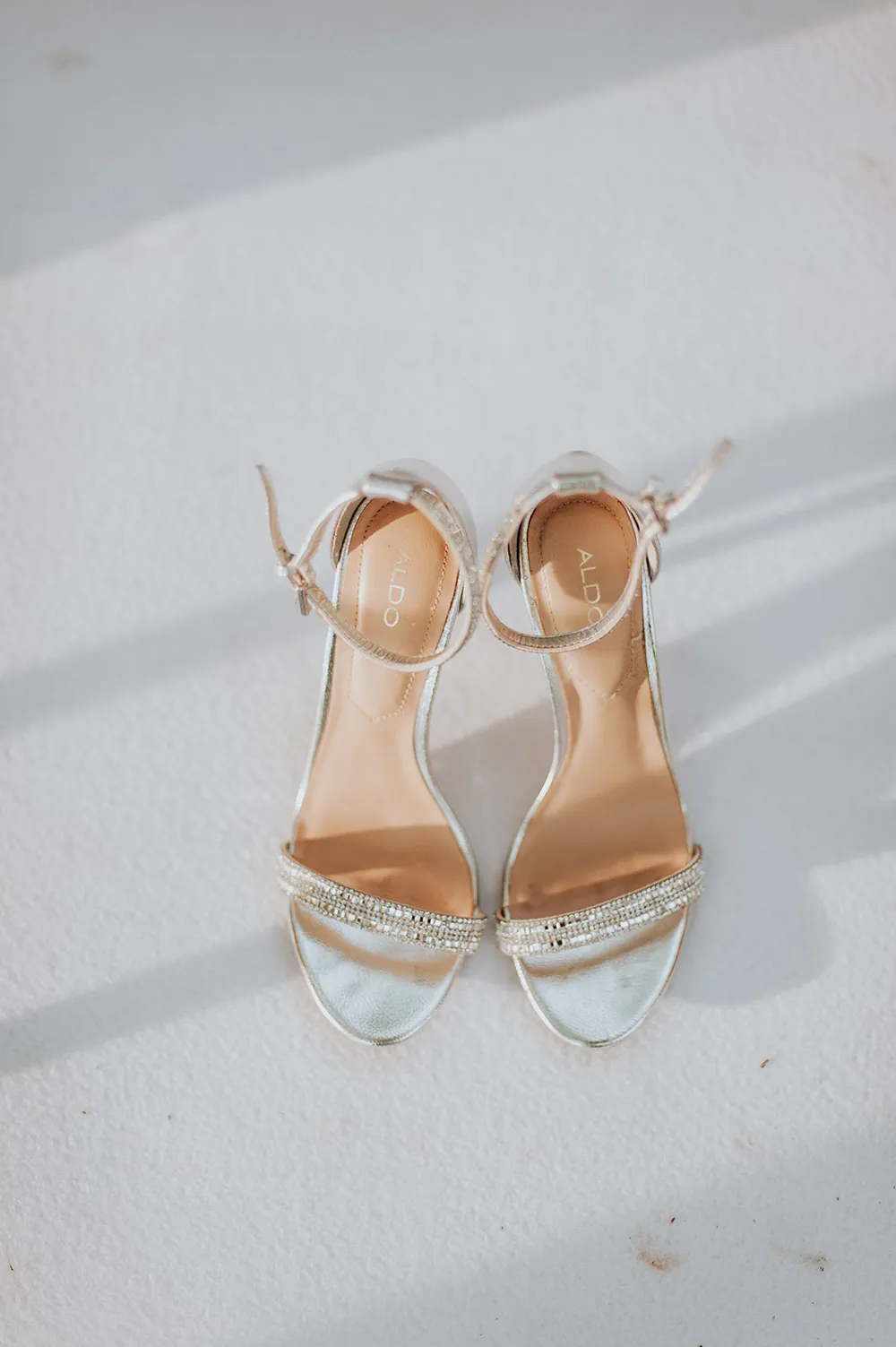 Munkeat Photography. theweddingnotebook.com