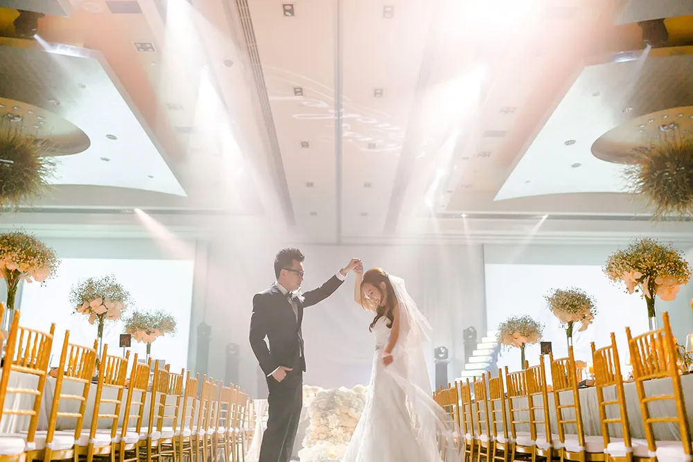 Photo by Wefreeze Photography. theweddingnotebook.com