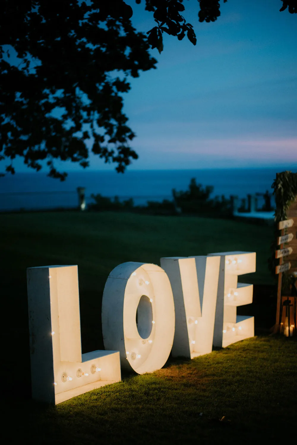 Photo by Iluminen. theweddingnotebook.com