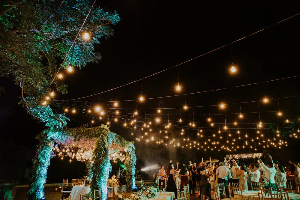 Photo by Iluminen. theweddingnotebook.com