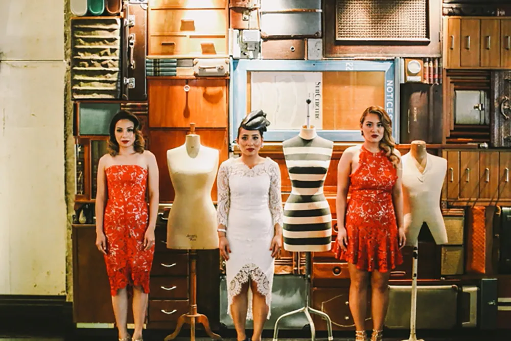 Photo by Lara Hotz Photography. theweddingnotebook.com