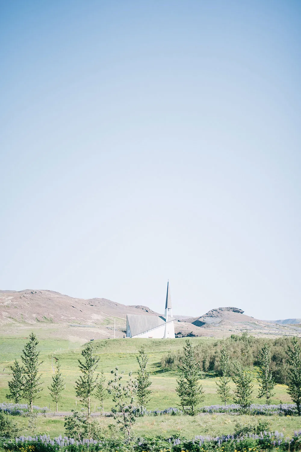 Photo by Ben Yew Photography. theweddingnotebook.com