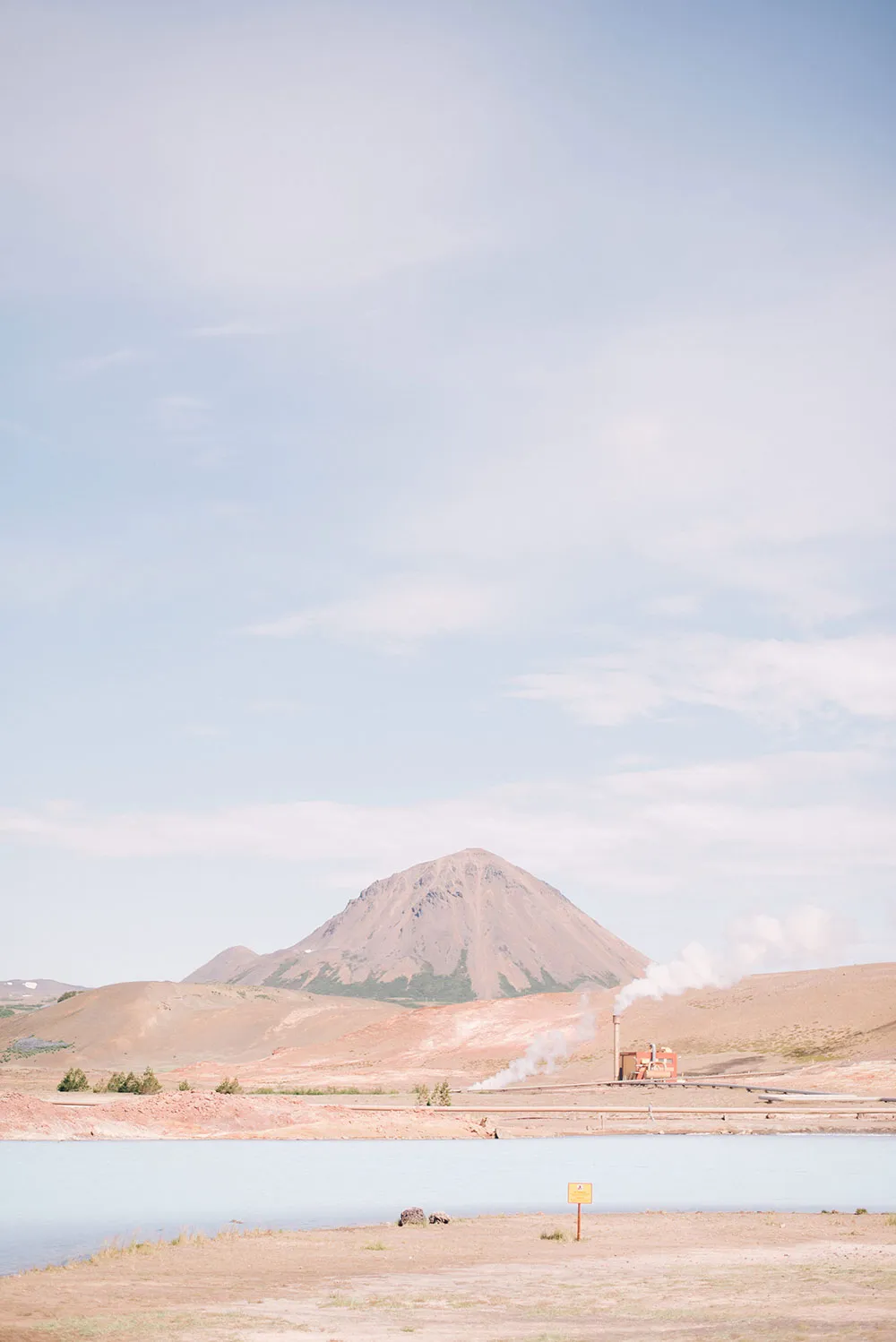 Photo by Ben Yew Photography. theweddingnotebook.com