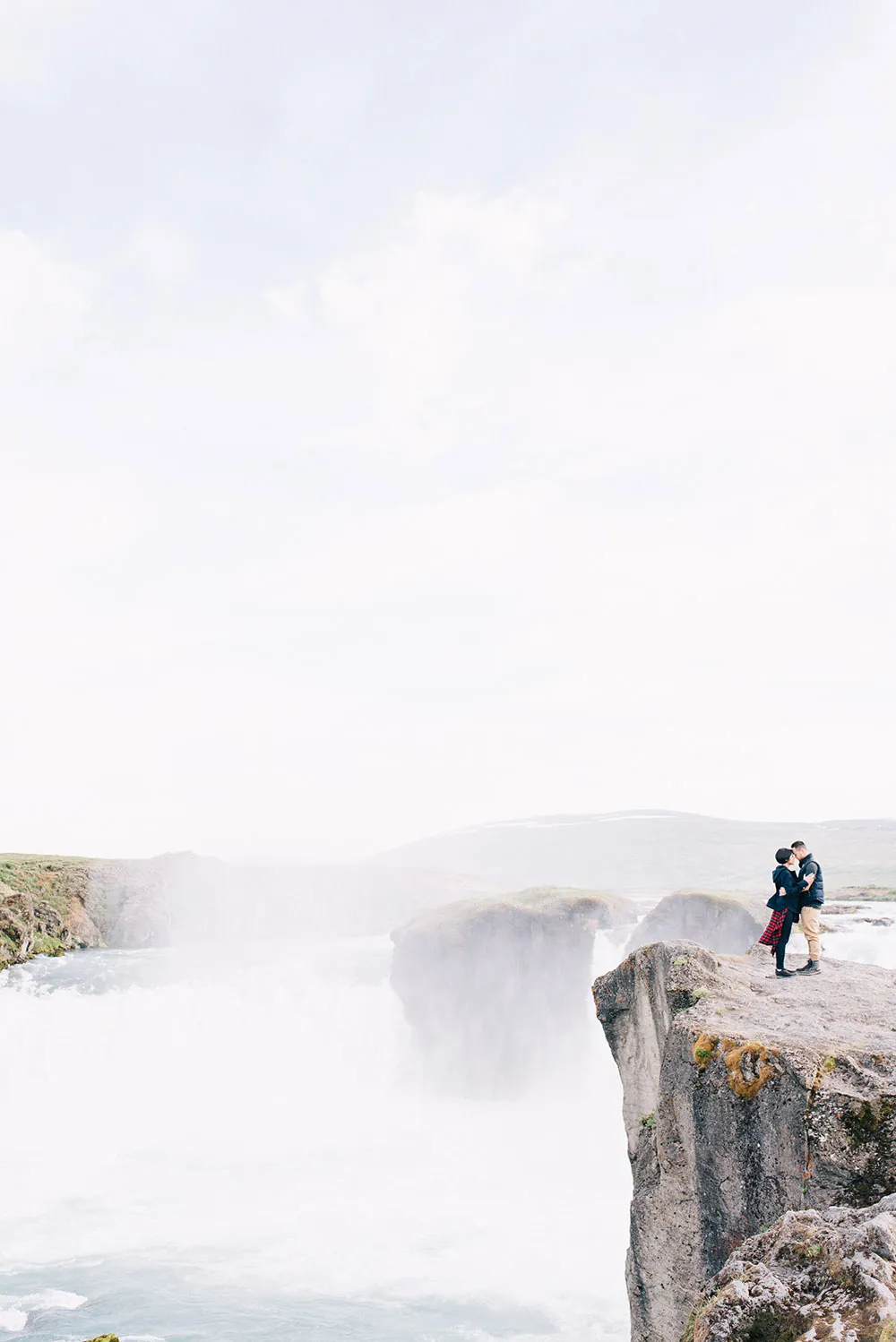 Photo by Ben Yew Photography. theweddingnotebook.com