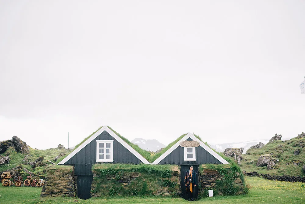 Photo by Ben Yew Photography. theweddingnotebook.com