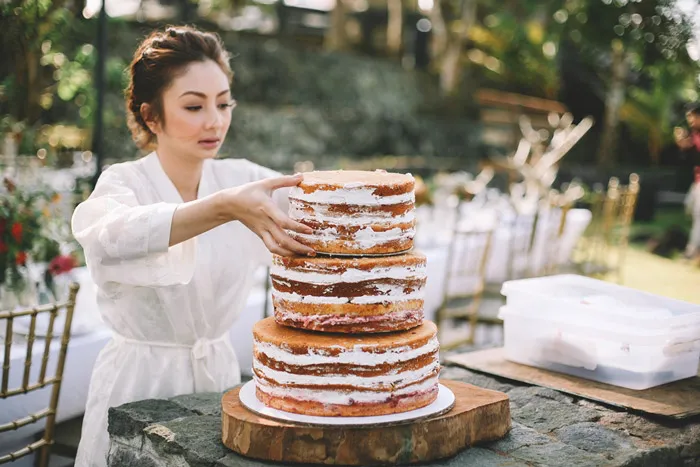 Photo by Erwin Leyros Photography. theweddingnotebook.com