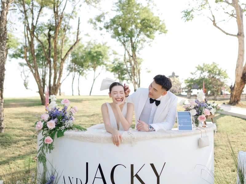 An Intimate & Fashionable Bali Wedding at Alila Villas