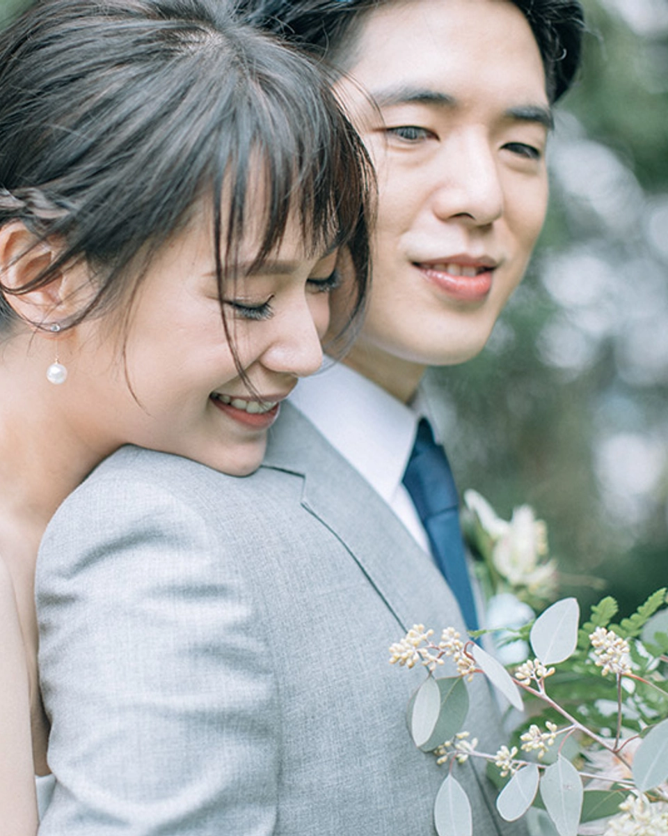 An Intimate, Modern Garden Wedding In Hong Kong