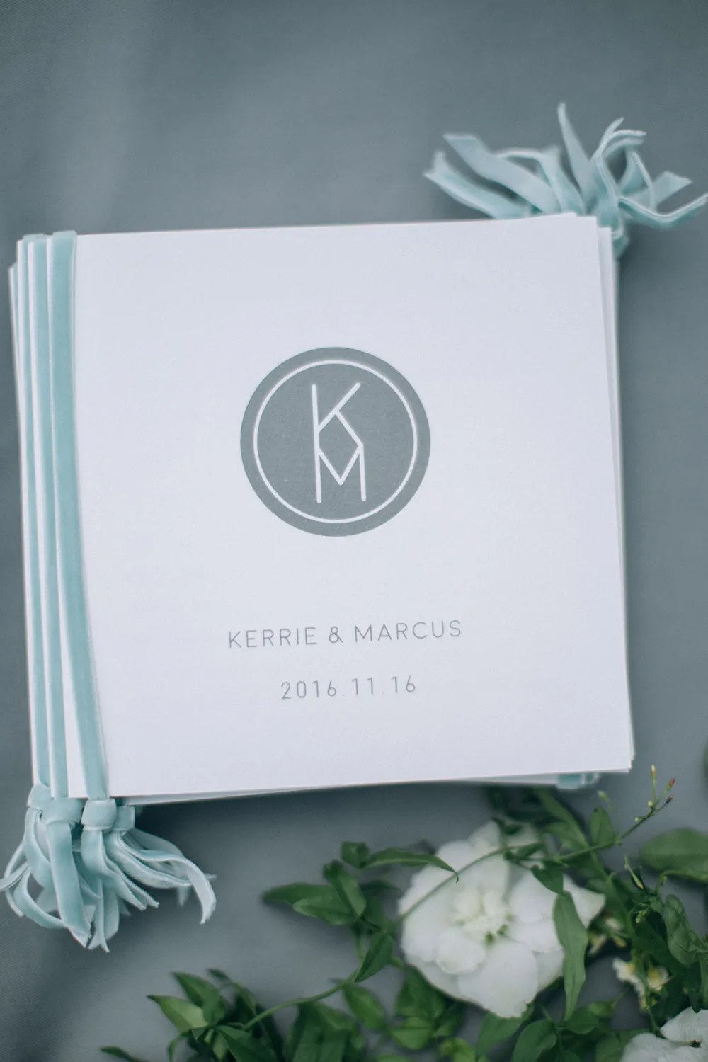 Photo by Mary Ann Photography. theweddingnotebook.com