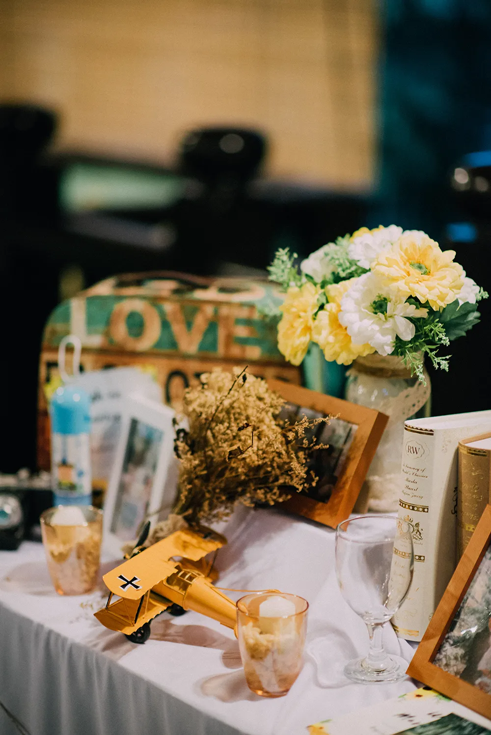 Photo by Anson Photography. theweddingnotebook.com