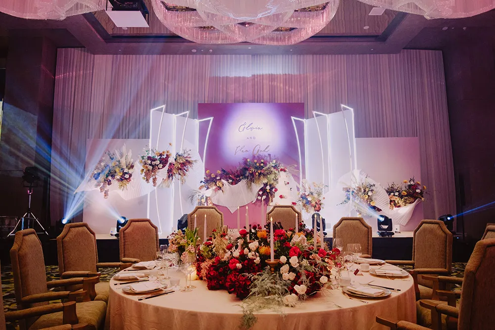 Photo by Chong Yee Photography. theweddingnotebook.com