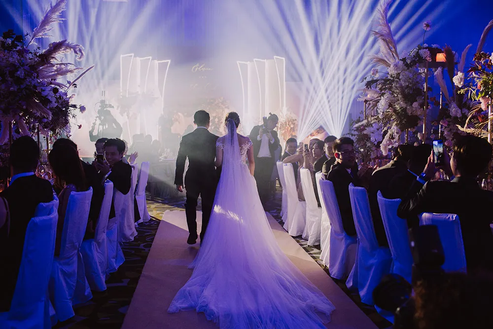 Photo by Chong Yee Photography. theweddingnotebook.com