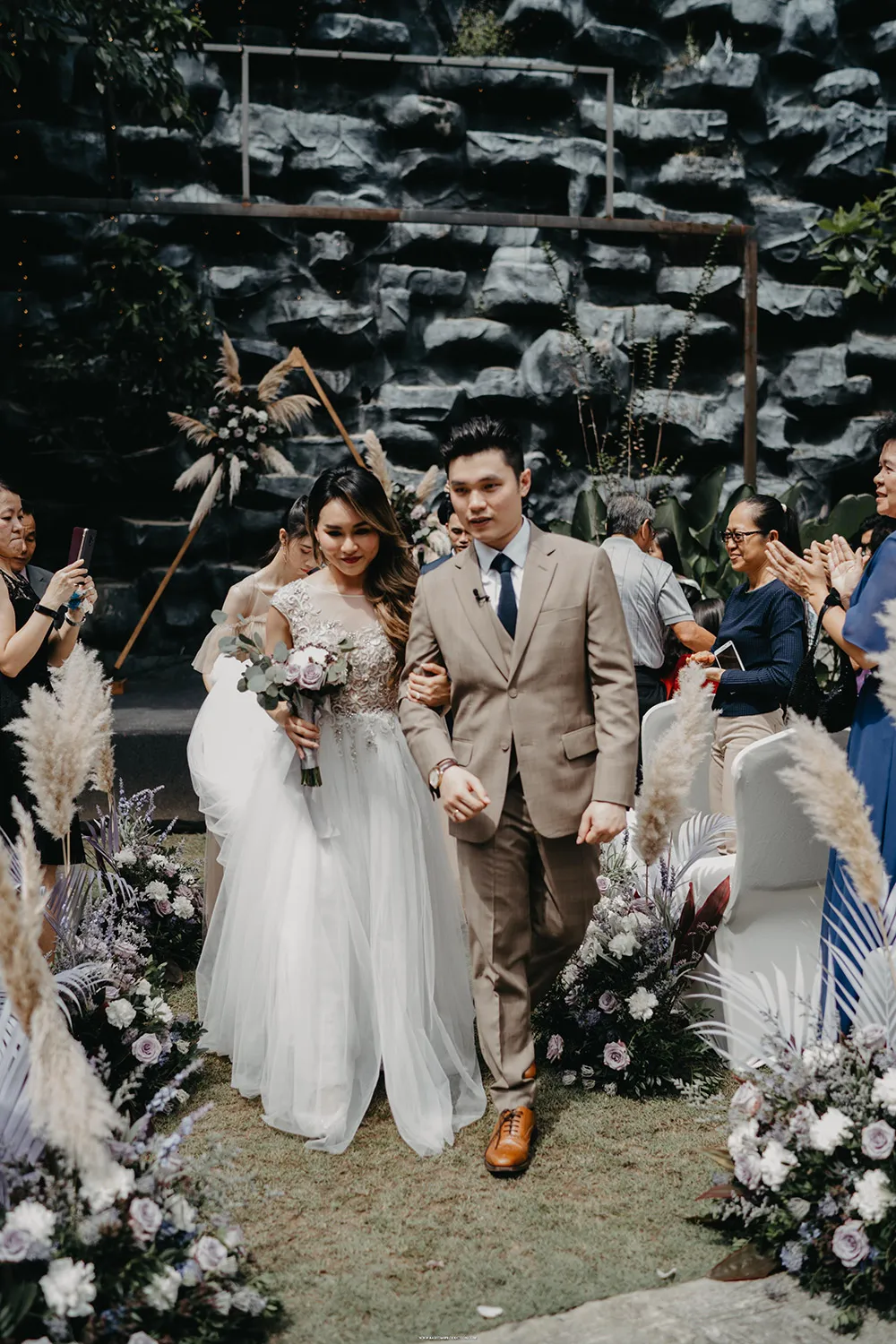 Photo by Basetime Production. theweddingnotebook.com