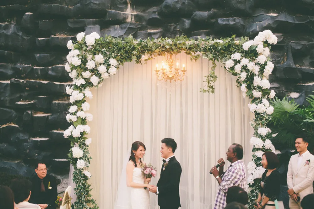 Photo by Iyao Photography. theweddingnotebook.com