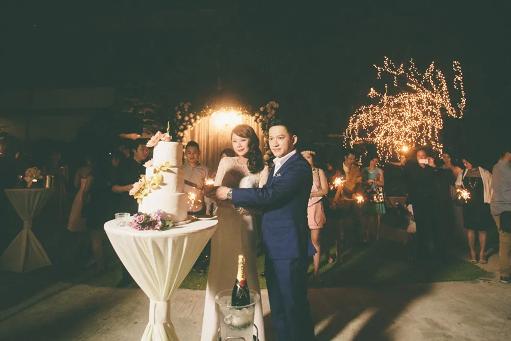 Photo by Iyao Photography. theweddingnotebook.com