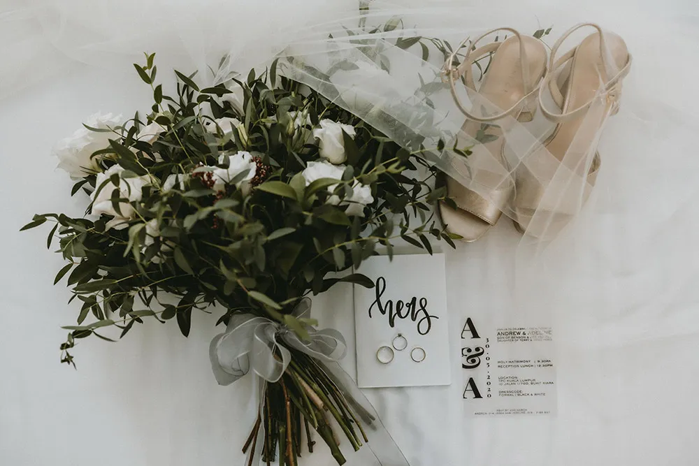 Photo by Trees On The Moon. theweddingnotebook.com