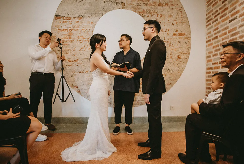 Photo by Trees On The Moon. theweddingnotebook.com