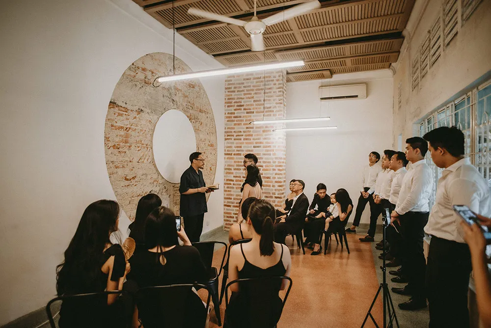 Photo by Trees On The Moon. theweddingnotebook.com