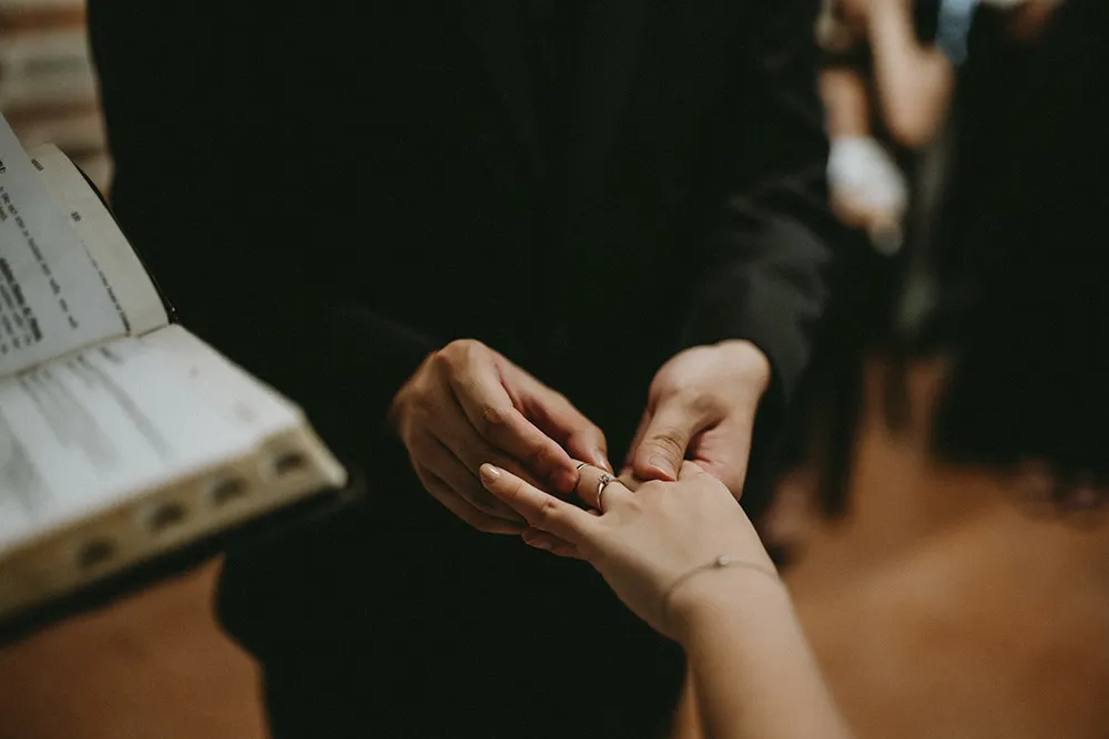 Photo by Trees On The Moon. theweddingnotebook.com