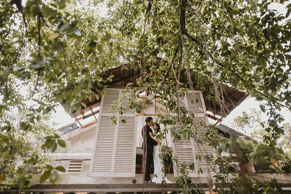 Photo by Trees On The Moon. theweddingnotebook.com