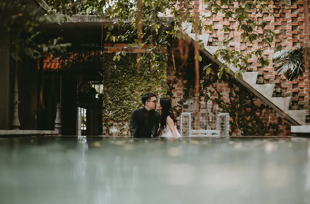 Photo by Trees On The Moon. theweddingnotebook.com