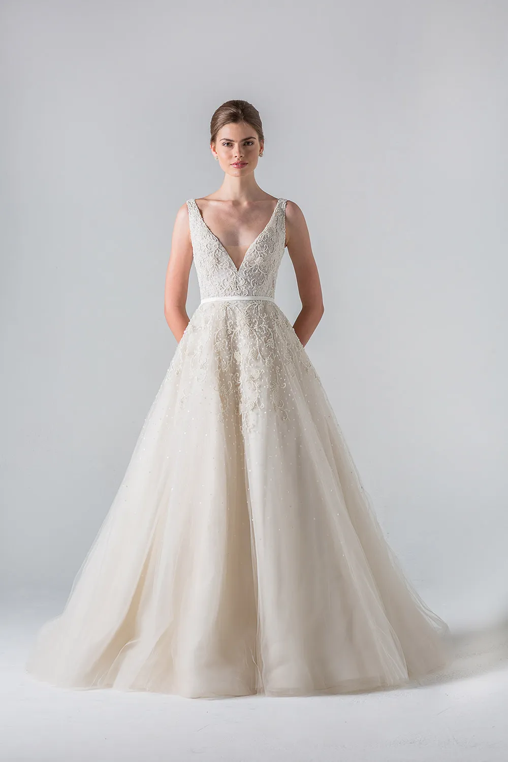 Versailles - Anne Barge Couture Spring 2016 Collection. theweddingnotebook.com