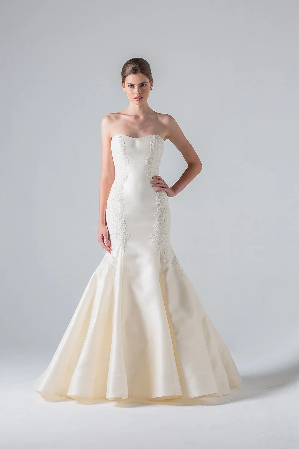 Villette - Anne Barge Couture Spring 2016 Collection. theweddingnotebook.com