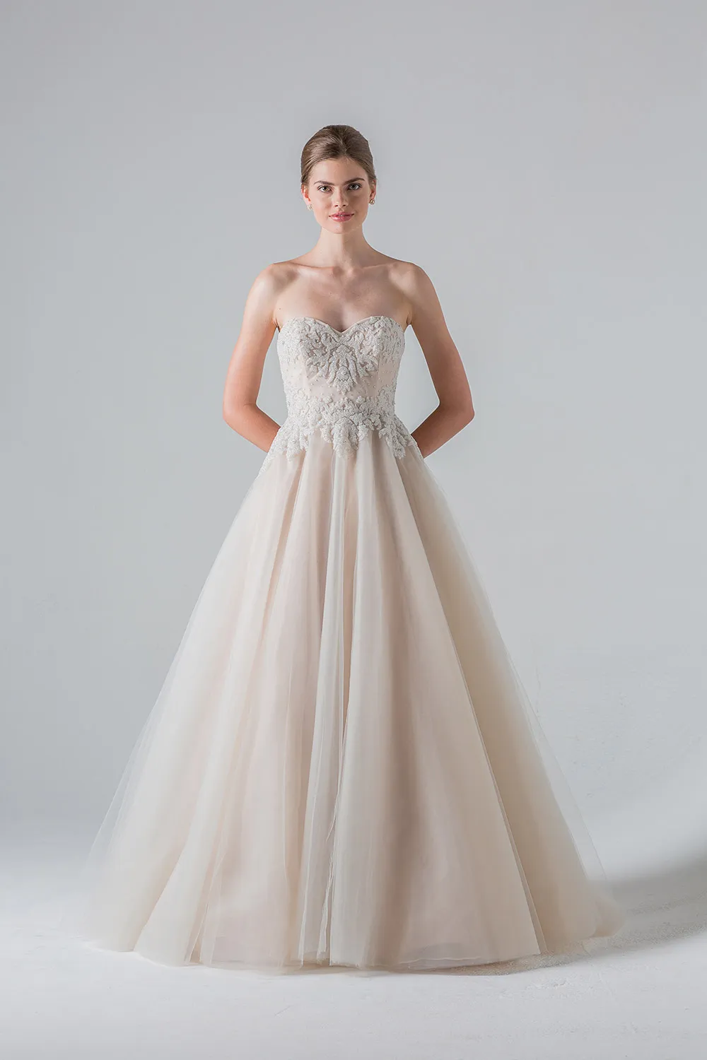 Limoges - Anne Barge Black Label Fall 2016 Collection. theweddingnotebook.com