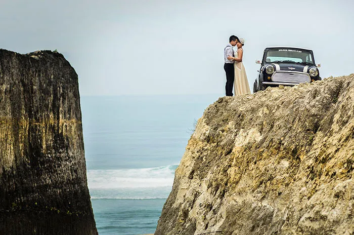 Photo by The Uppermost. theweddingnotebook.com