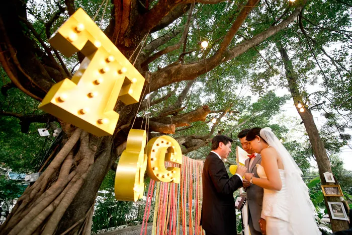 Daren Chong Photography. Event Styling by Bliss & Glitz. theweddingnotebook.com