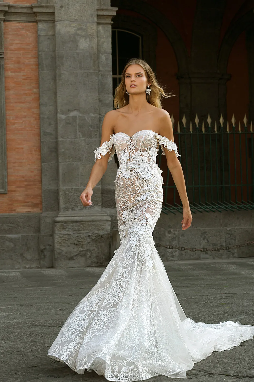 Berta Bridal Fall 2020 Collection. theweddingnotebook.com