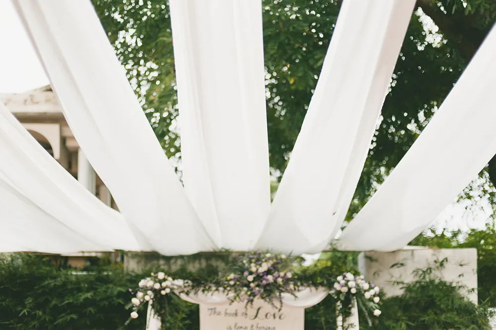 Photo by Inlight Photos. theweddingnotebook.com