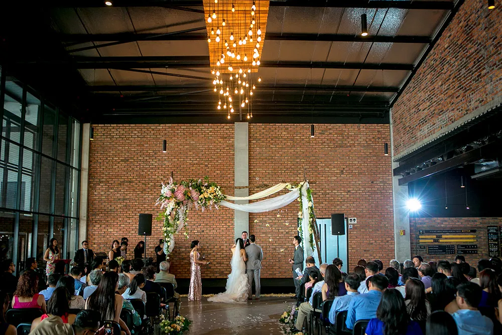 Photo by Alex Tan Photography. theweddingnotebook.com