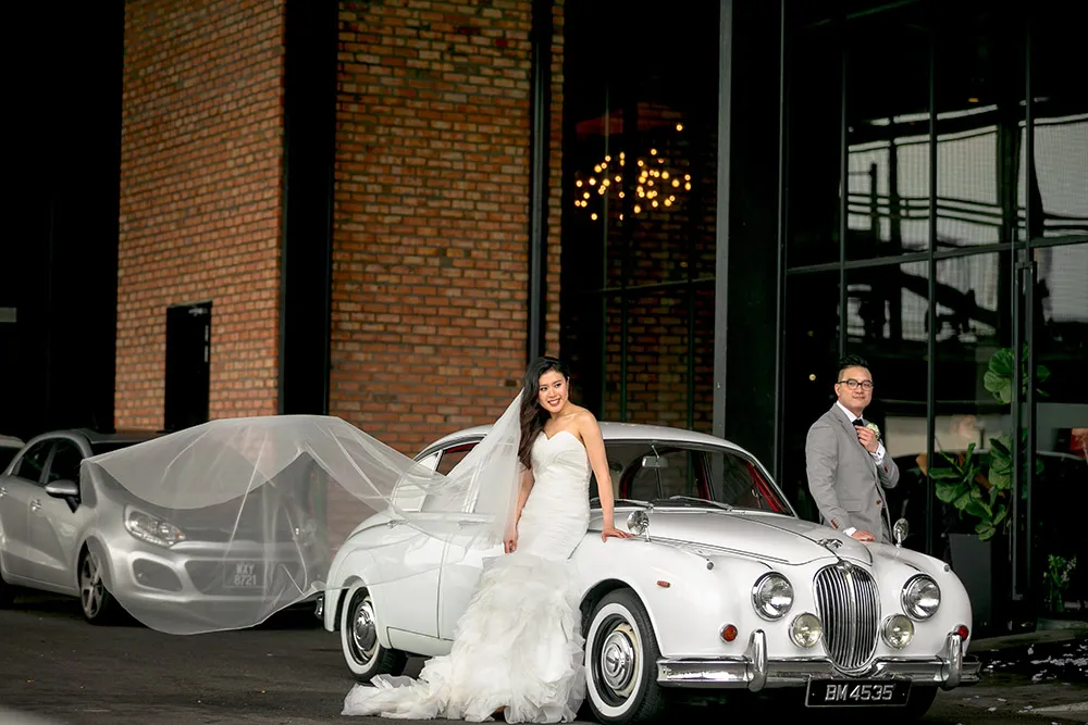 Photo by Alex Tan Photography. theweddingnotebook.com