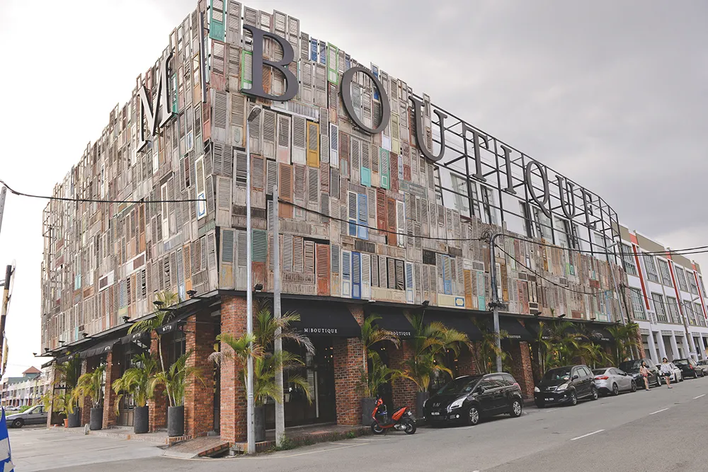 Photo by Andrew Yep Photographie. theweddingnotebook.com