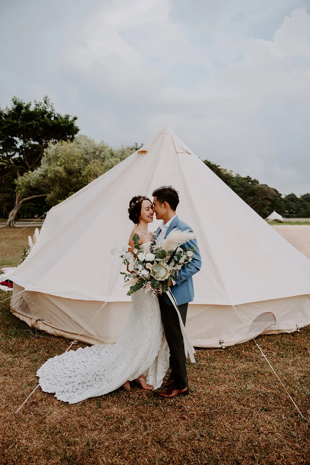 Natalie Wong Photography. theweddingnotebook.com