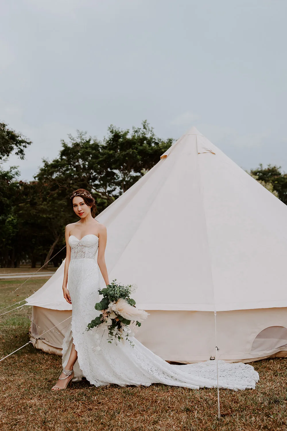 Natalie Wong Photography. theweddingnotebook.com