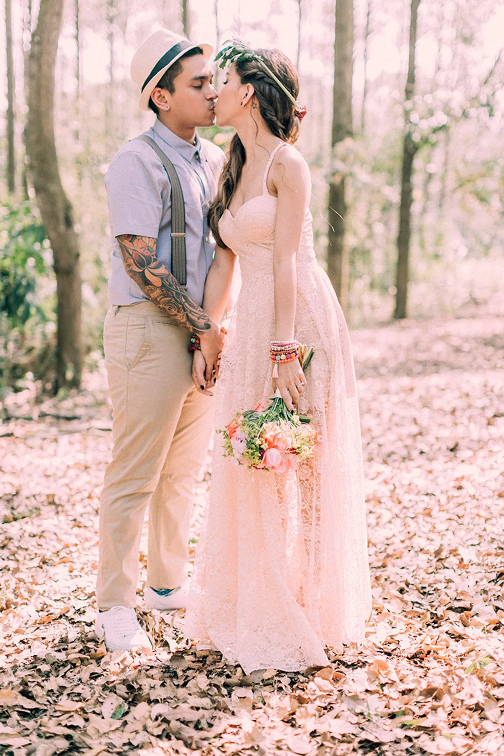 Photo by Hellojanelee Photography. theweddingnotebook.com