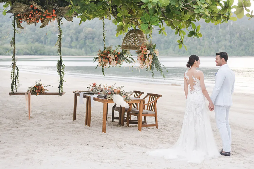 Joshua Koh Photography. theweddingnotebook.com