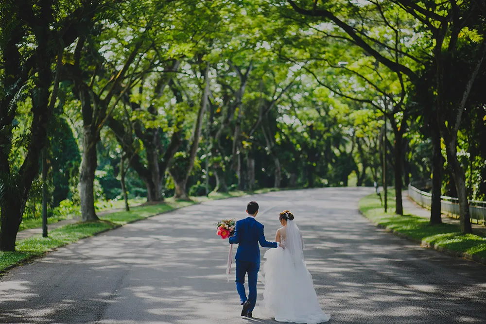 Photo by Samuel Goh Photography. theweddingnotebook.com