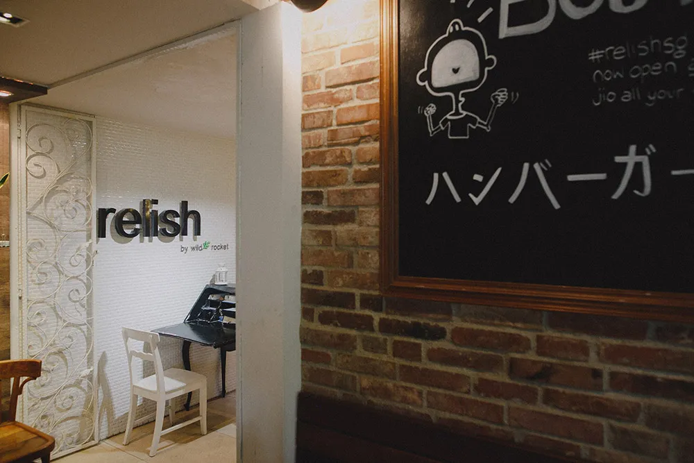 Photo by Samuel Goh Photography. theweddingnotebook.com