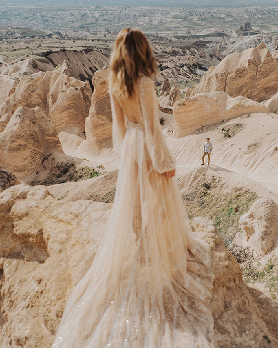 Breathtaking Bridal Portraits Shot in Cappadocia, Turkey