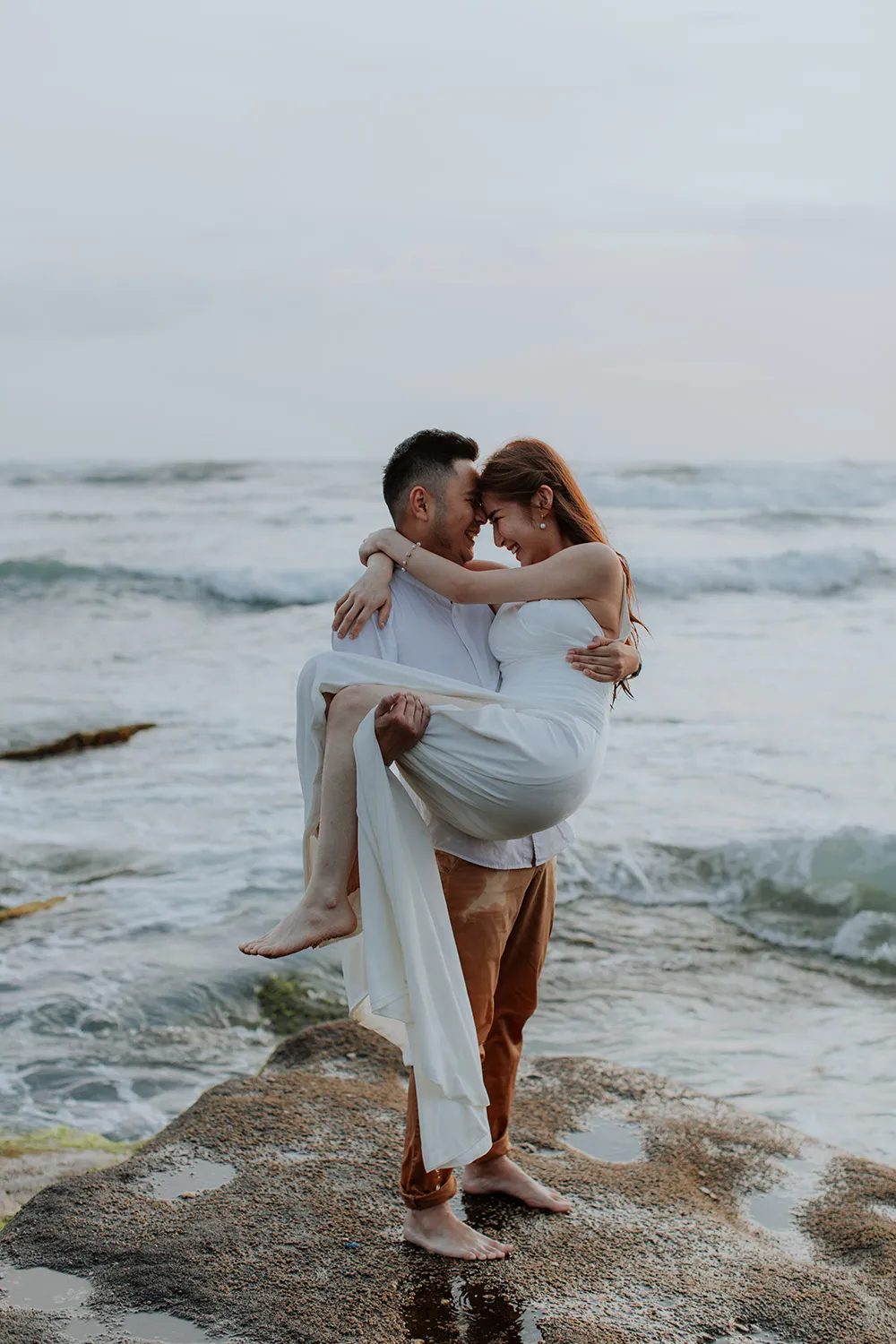 Photo by Louis Gan Photography. theweddingnotebook.com