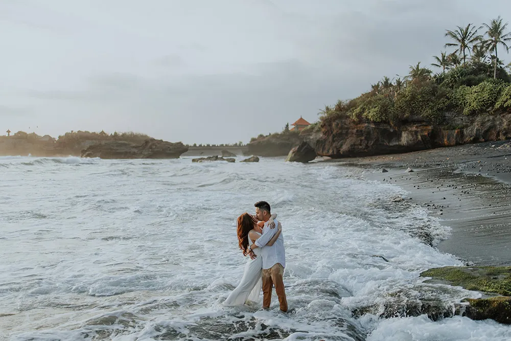 Photo by Louis Gan Photography. theweddingnotebook.com